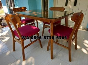Meja Makan Kayu Jati Daun Meja Kaca