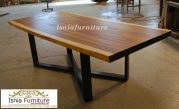 Meja Makan Unik Minimalis Kayu Trembesi Kaki Silang